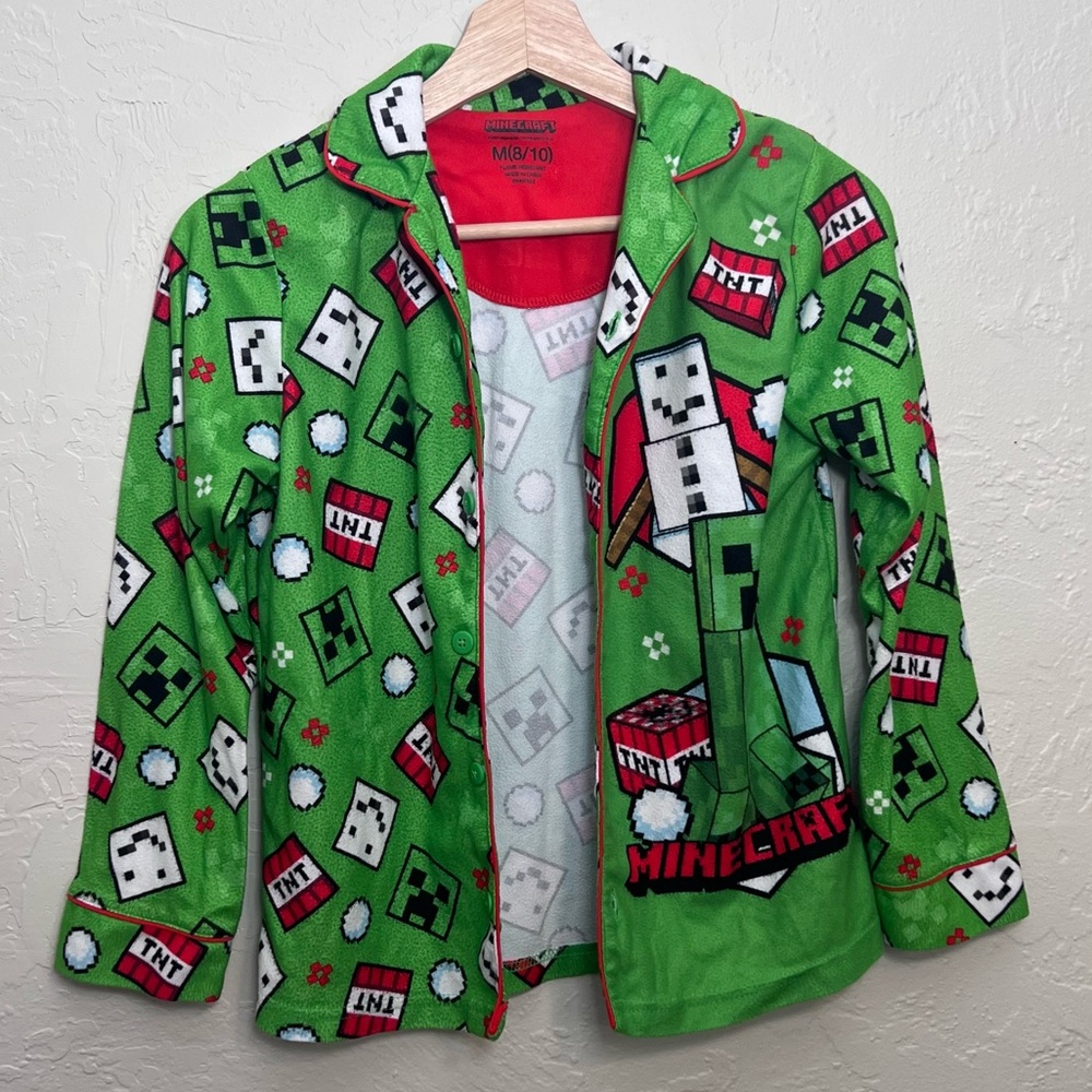 MINECRAFT GREEN, RED AND WHITE PAJAMA TOP SIZE M 8/10